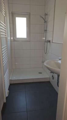 Modernisierte 2 Zimmer Wohnung mit Balkon, 42579 Heiligenhaus, Etagenwohnung
