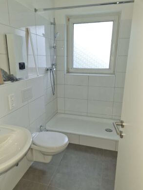 Gemütliche 3 Zimmer Wohnung in Schulnähe, optional Garage möglich, 42579 Heiligenhaus, Etagenwohnung