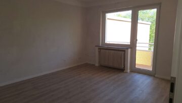 Gut geschnittene 2 Zimmer Wohnung mit Balkon, 42579 Heiligenhaus, Etagenwohnung